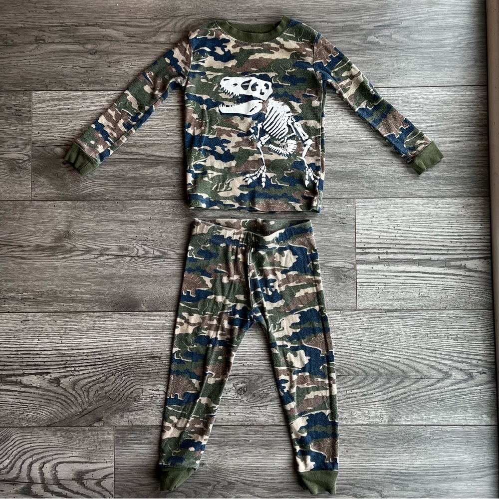 Member’s Mark Boy’s Favorite Pajamas Camo Dinosaur 2 Piece Long Sleeve Pants 2T